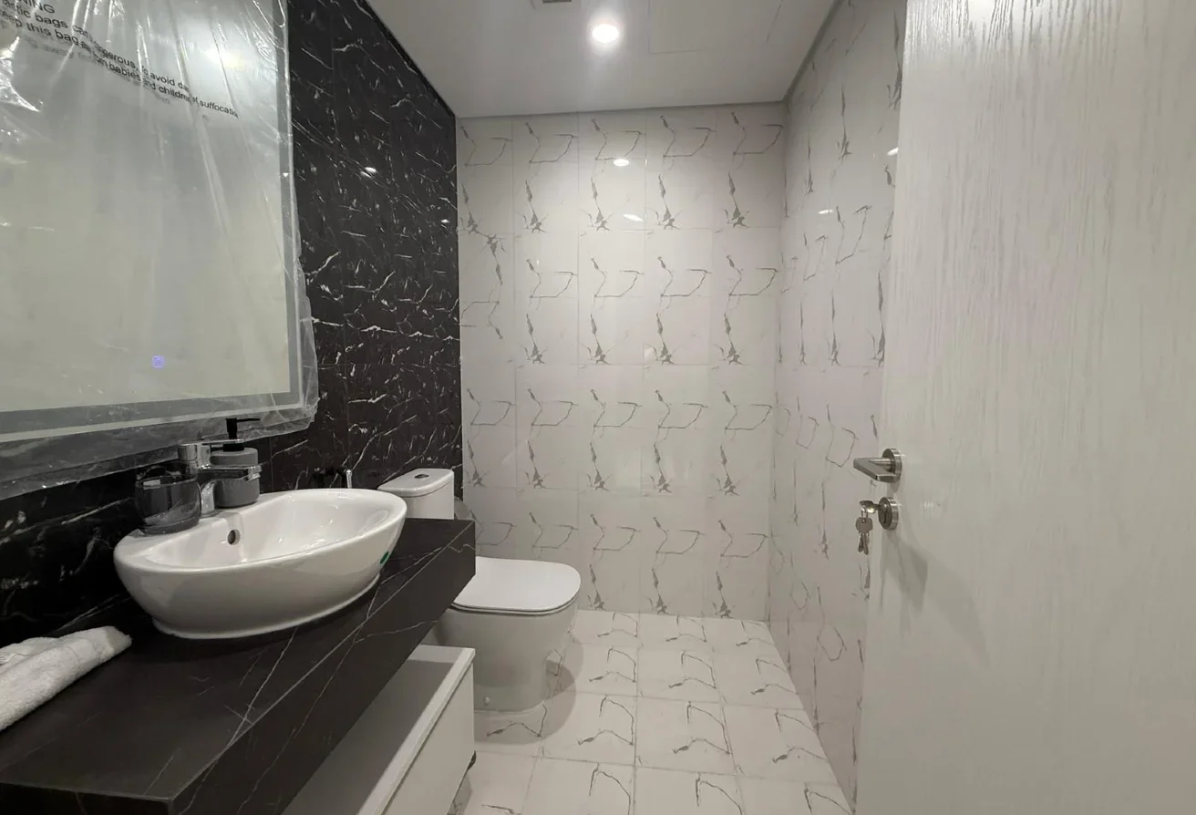 Yasmeen City 1BHK | 665k Cash + 2-3 Years Plan