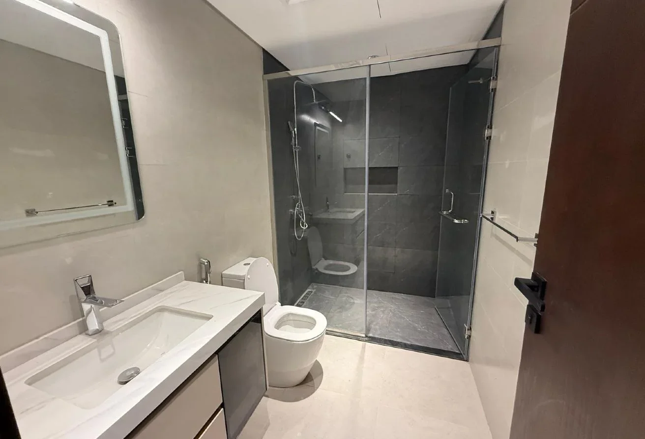 ELEGANT 2 BHK FF BRAND NEW BEST PRICE YASMEEN CITY