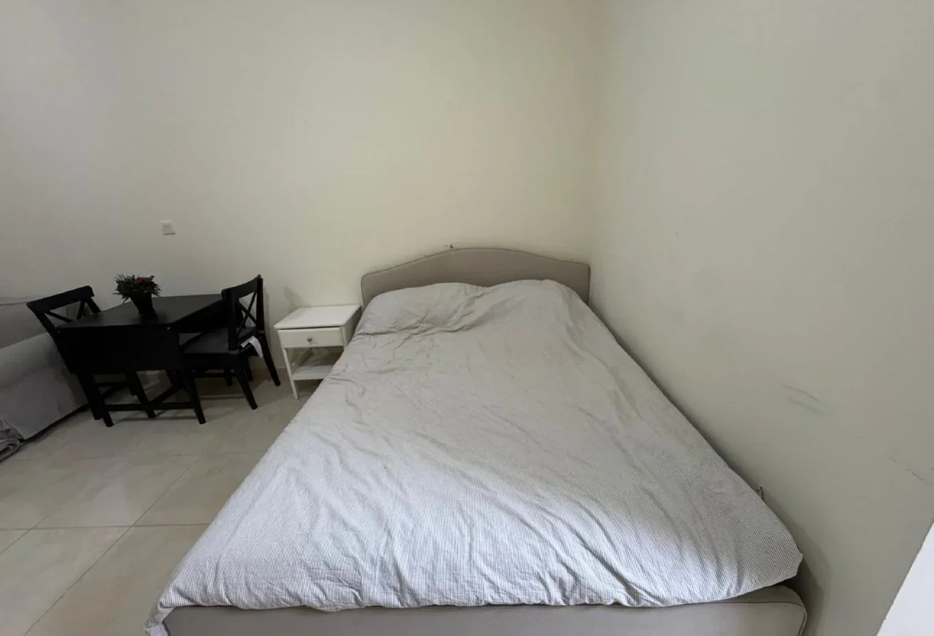 COZY STUDIO FF INCLUDING BILLS NEAR TRAMSTATION