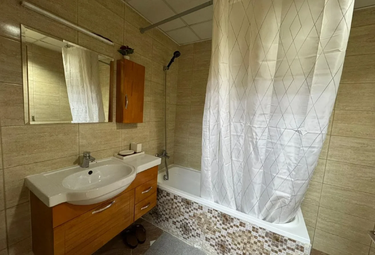 COZY STUDIO FF INCLUDING BILLS NEAR TRAMSTATION