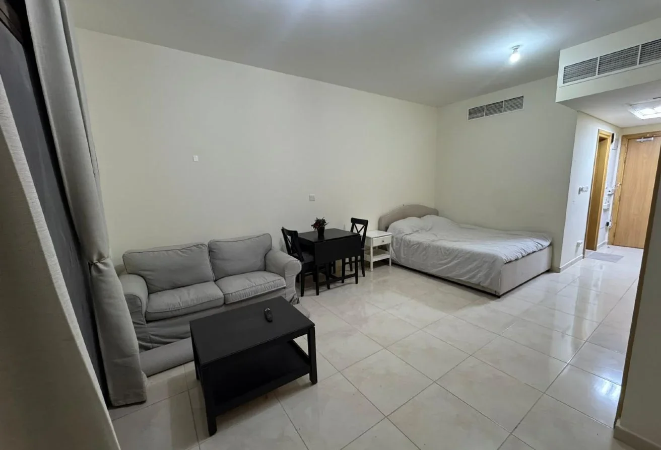 COZY STUDIO FF INCLUDING BILLS NEAR TRAMSTATION