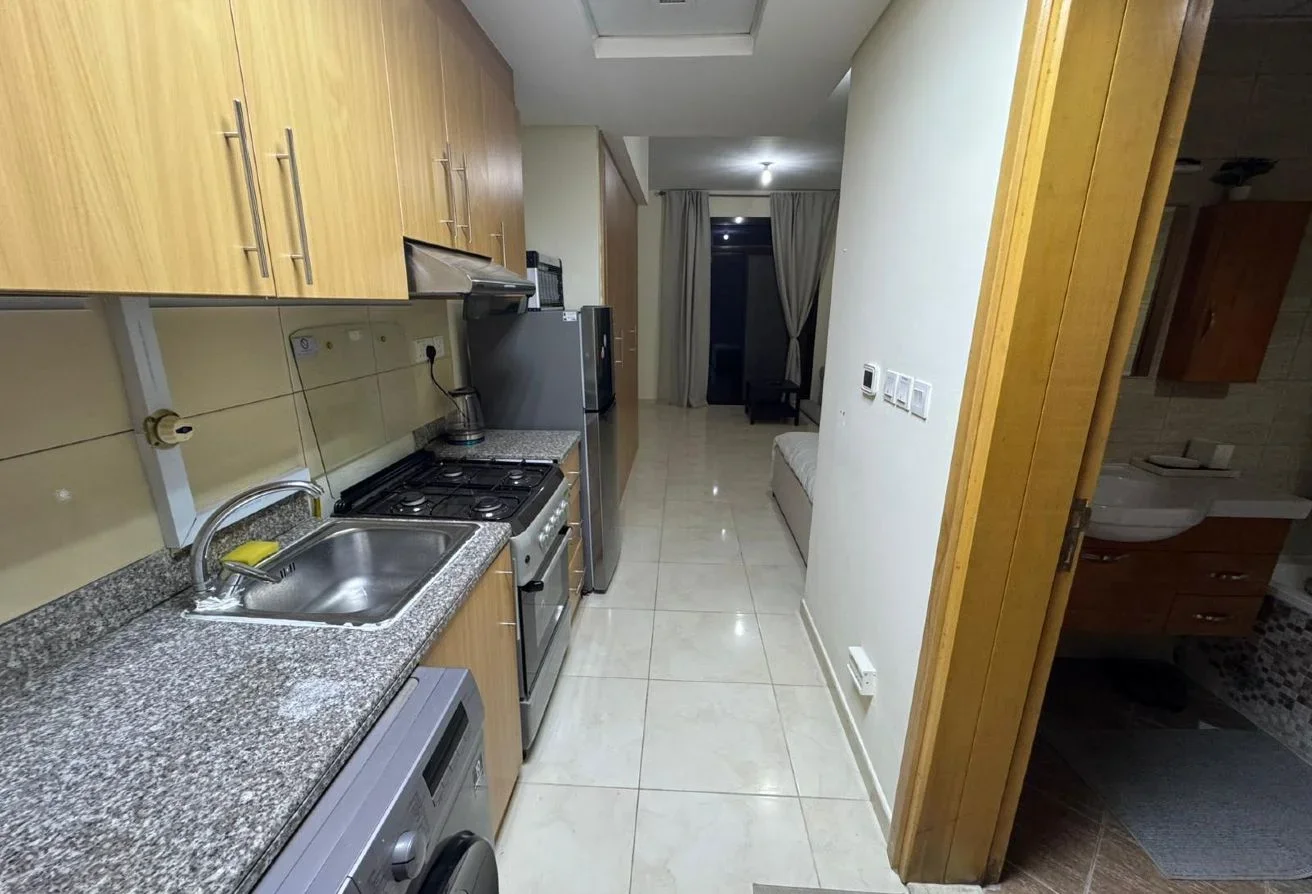 COZY STUDIO FF INCLUDING BILLS NEAR TRAMSTATION