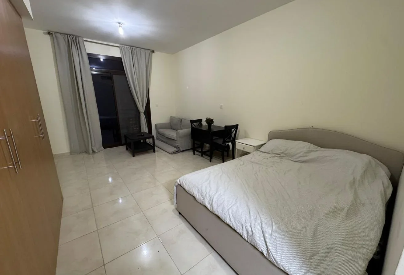 COZY STUDIO FF INCLUDING BILLS NEAR TRAMSTATION