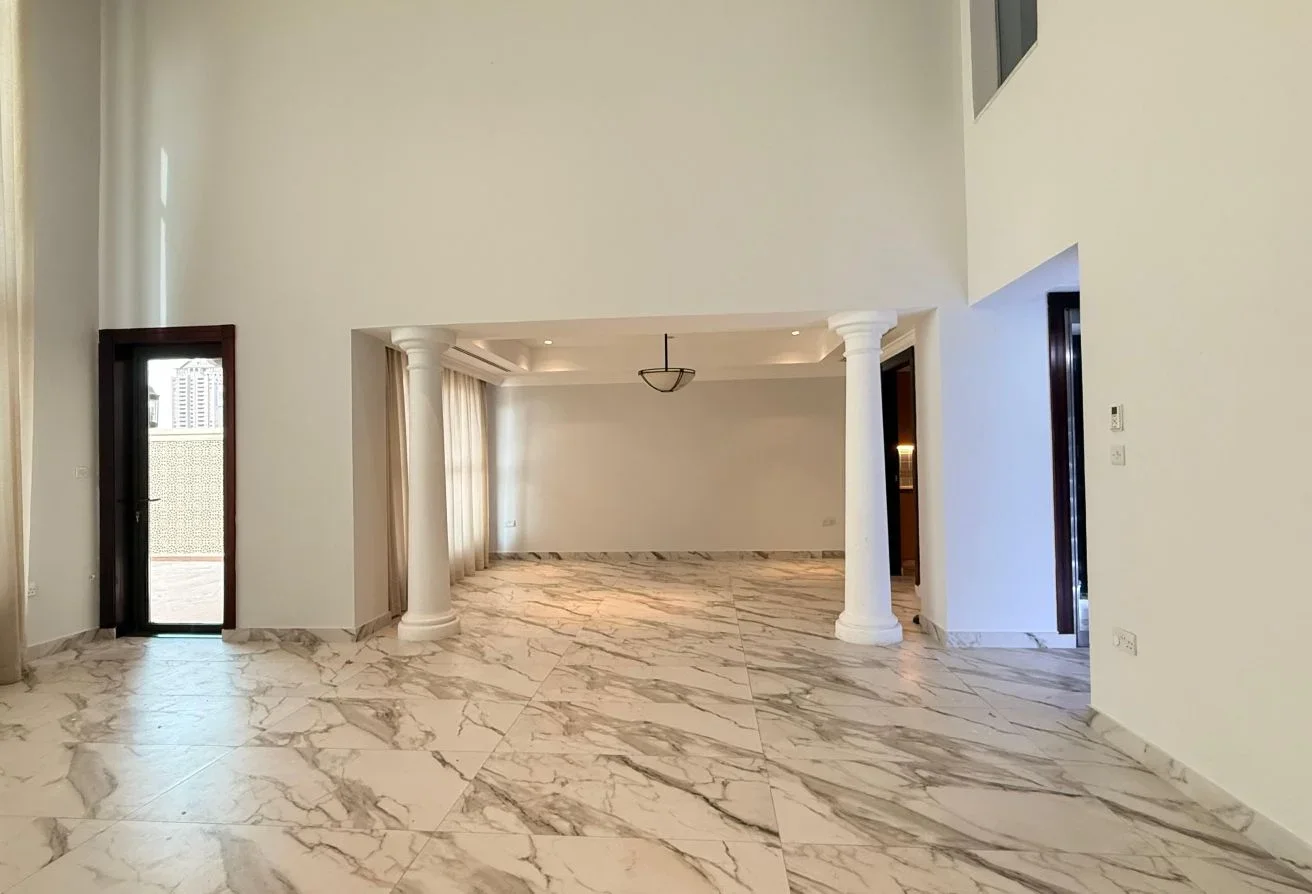 ELEGANT 4BHK LUXURY SEMI-FURNISHED TOWNHOUSE.|