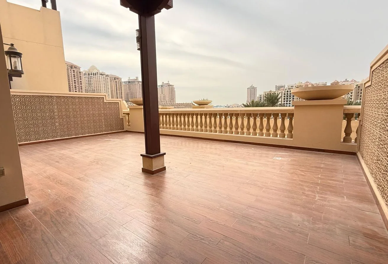ELEGANT 4BHK LUXURY SEMI-FURNISHED TOWNHOUSE.|