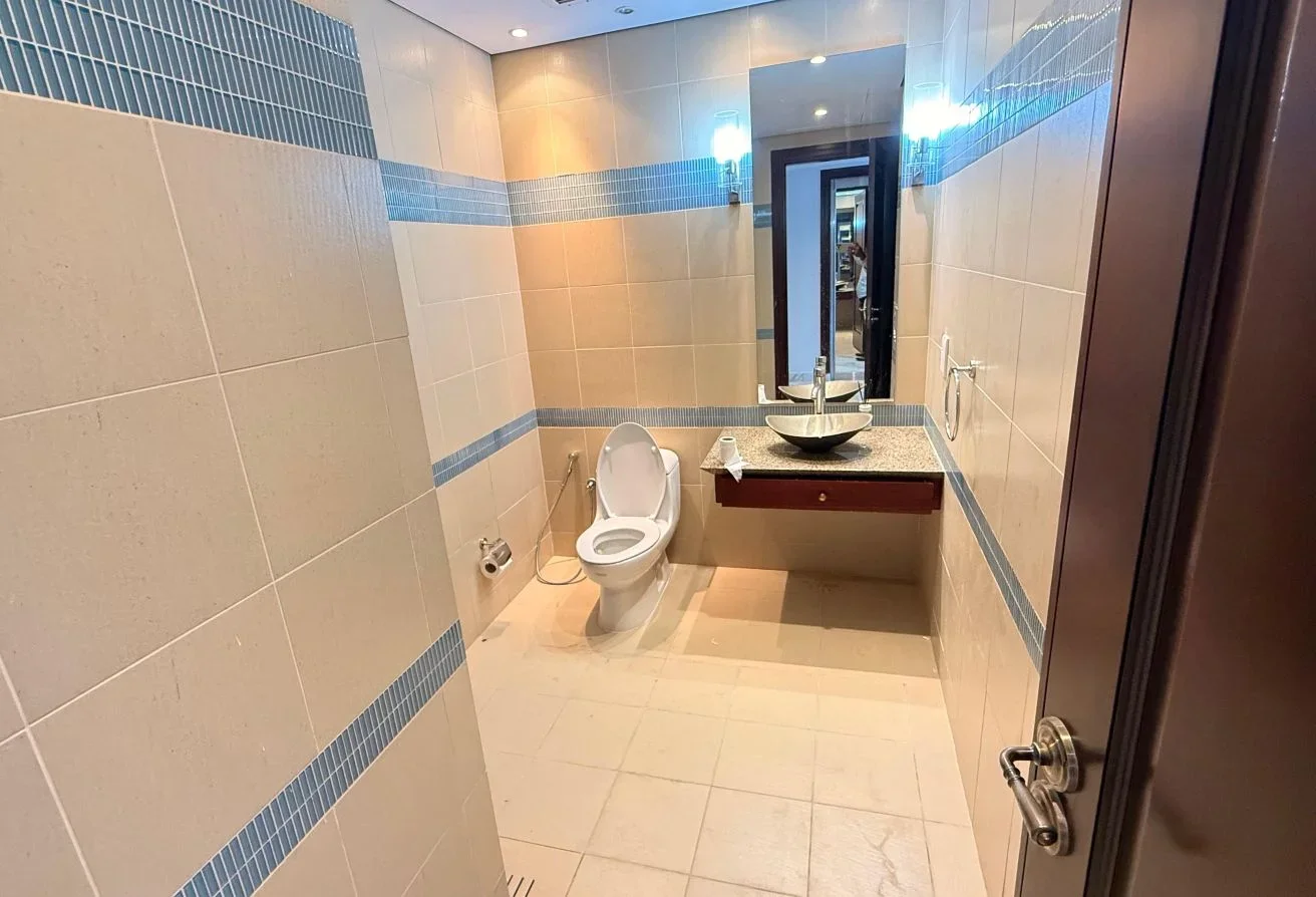 ELEGANT 4BHK LUXURY SEMI-FURNISHED TOWNHOUSE.|