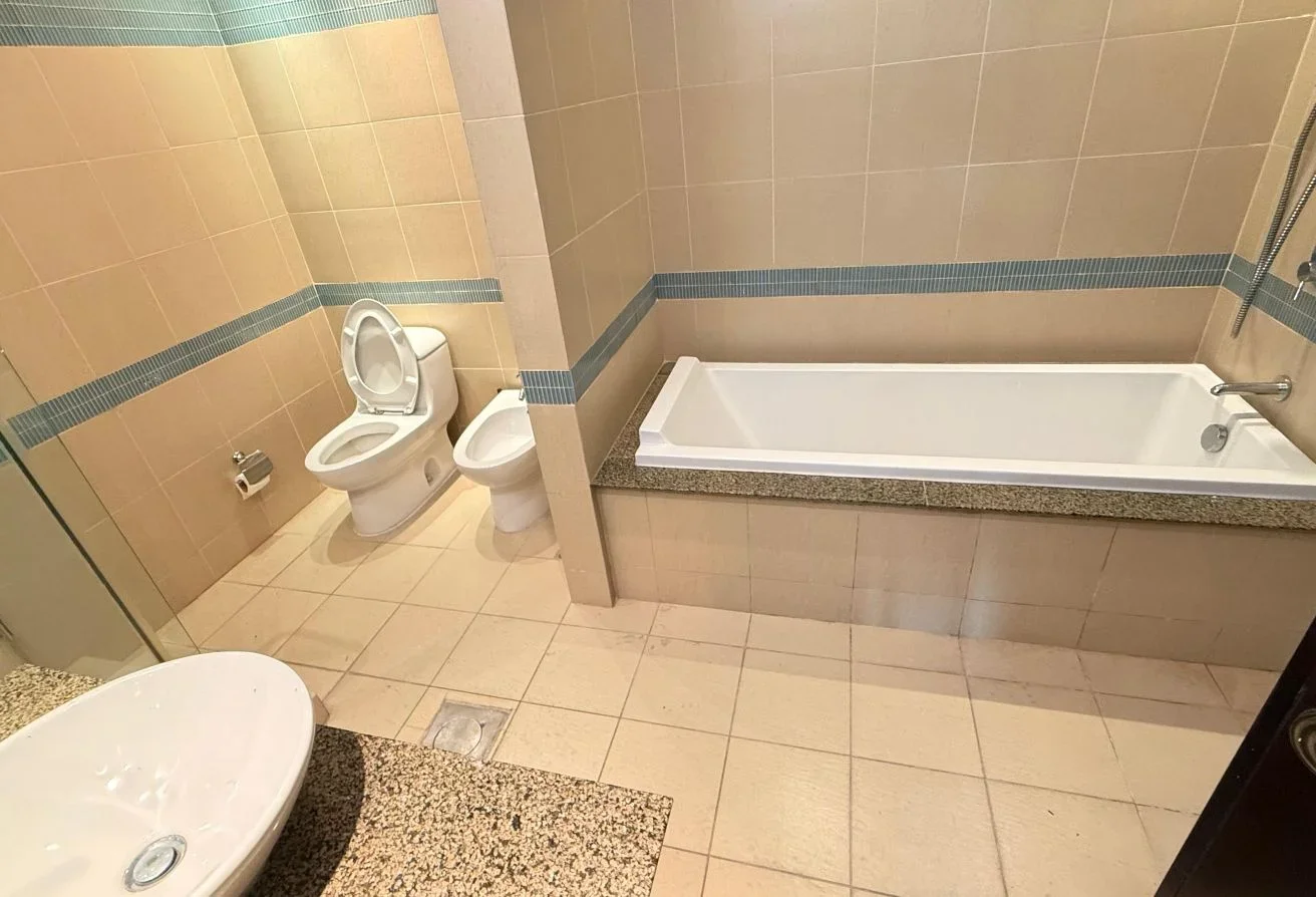 ELEGANT 4BHK LUXURY SEMI-FURNISHED TOWNHOUSE.|