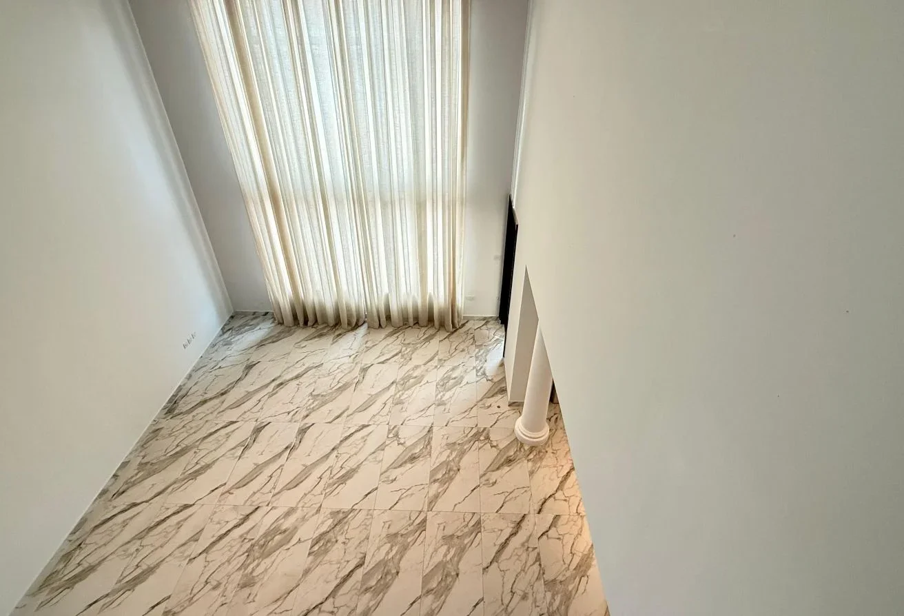 ELEGANT 4BHK LUXURY SEMI-FURNISHED TOWNHOUSE.|