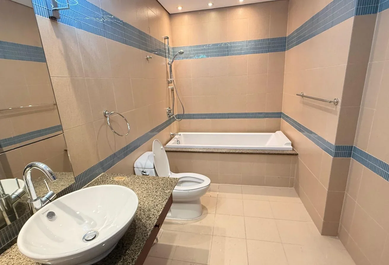 ELEGANT 4BHK LUXURY SEMI-FURNISHED TOWNHOUSE.|