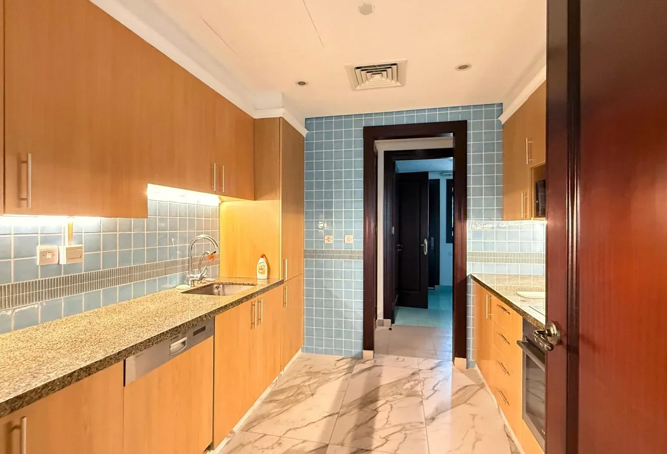 ELEGANT 4BHK LUXURY SEMI-FURNISHED TOWNHOUSE.|