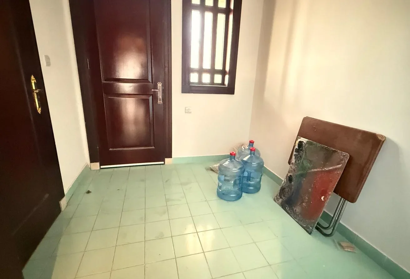 ELEGANT 4BHK LUXURY SEMI-FURNISHED TOWNHOUSE.|