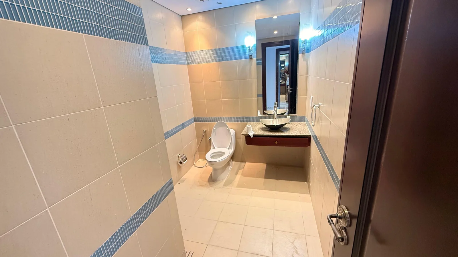 Luxury 4BHK+Maid Flat with Spacious Interior