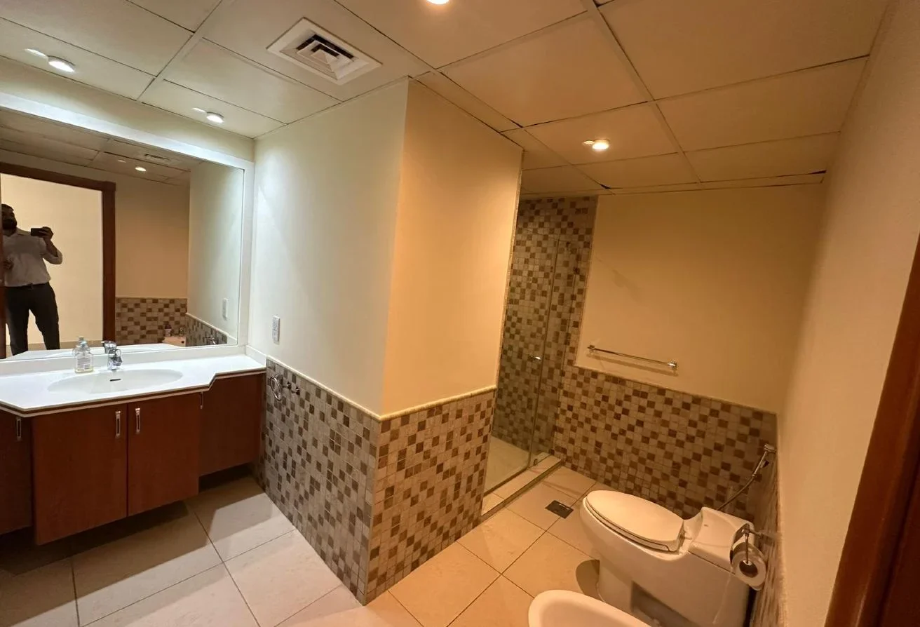 Spacious 2BHK Semi-Furnished Unit with Marina View - view 3