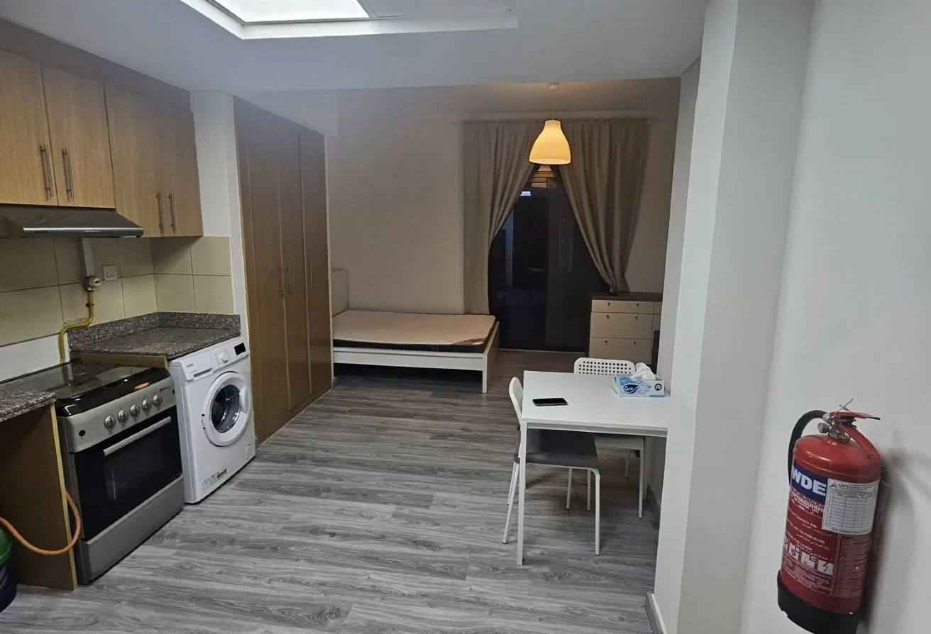 ELEGANT STUDIO FULLY FURNISHED IN FOXHILLS