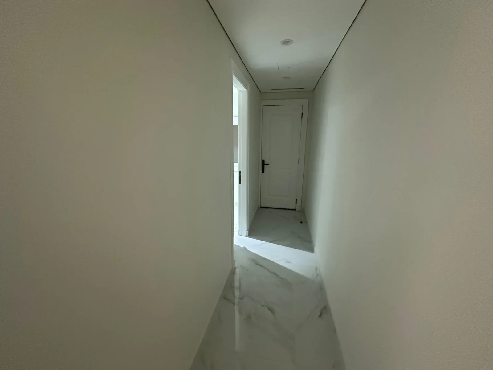 Upgraded Triplex Townhouse 4bedrooms for sale
