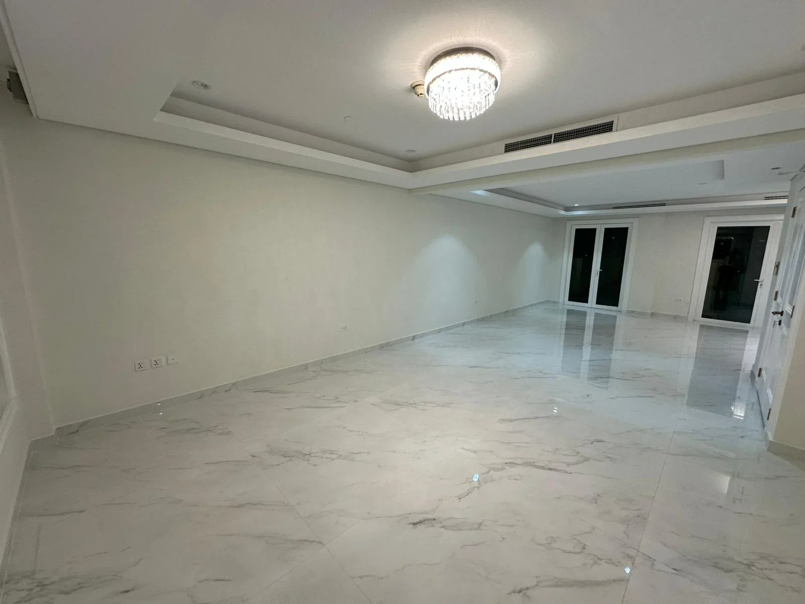 Upgraded Triplex Townhouse 4bedrooms for sale