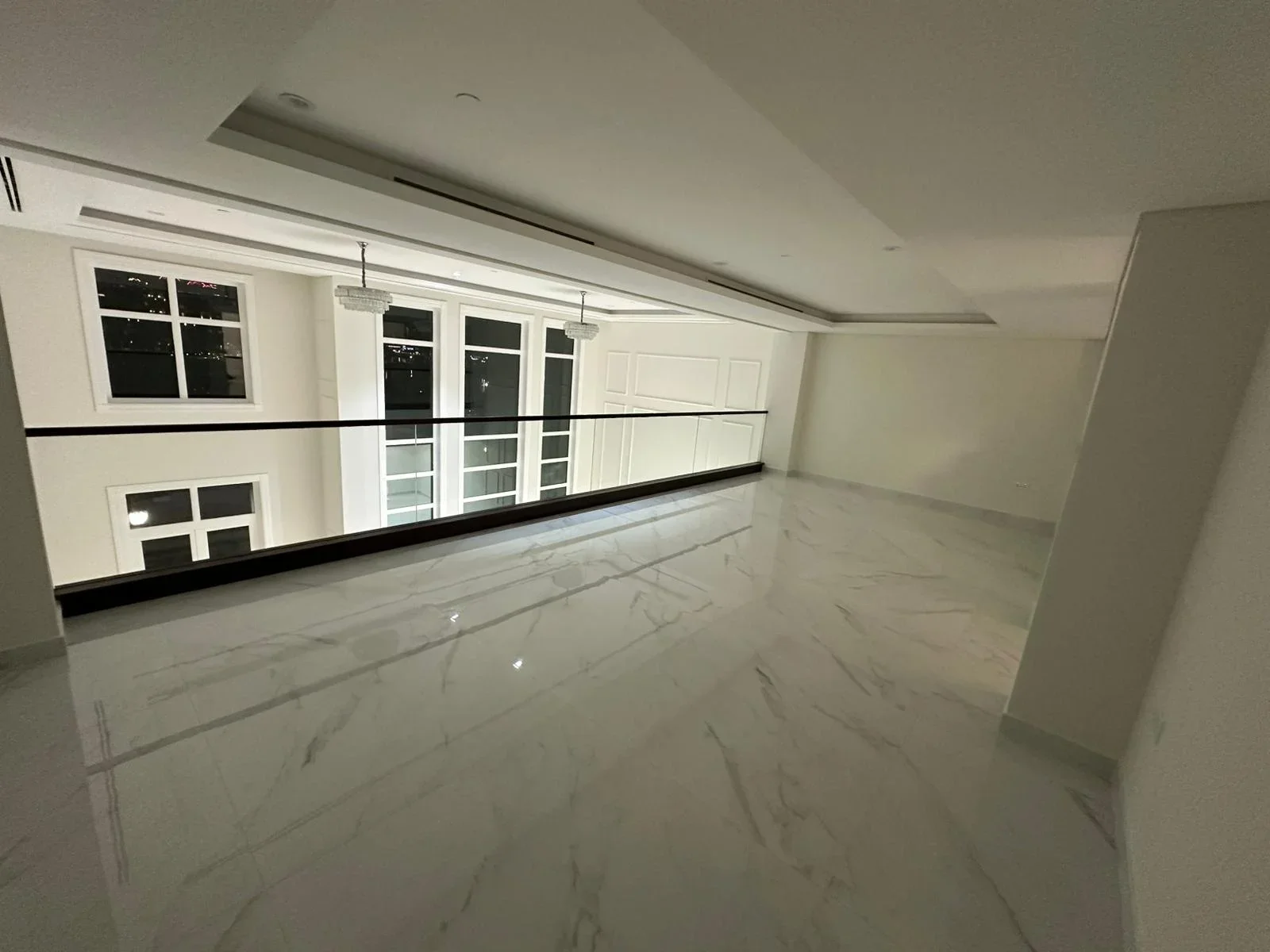 Upgraded Triplex Townhouse 4bedrooms for sale