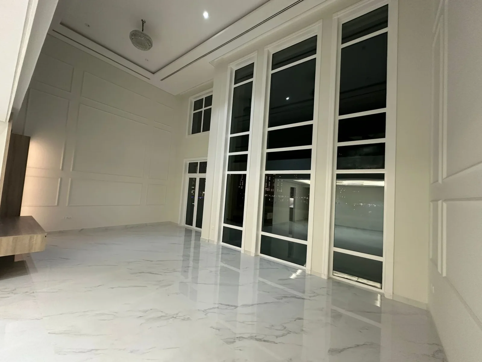 Upgraded Triplex Townhouse 4bedrooms for sale
