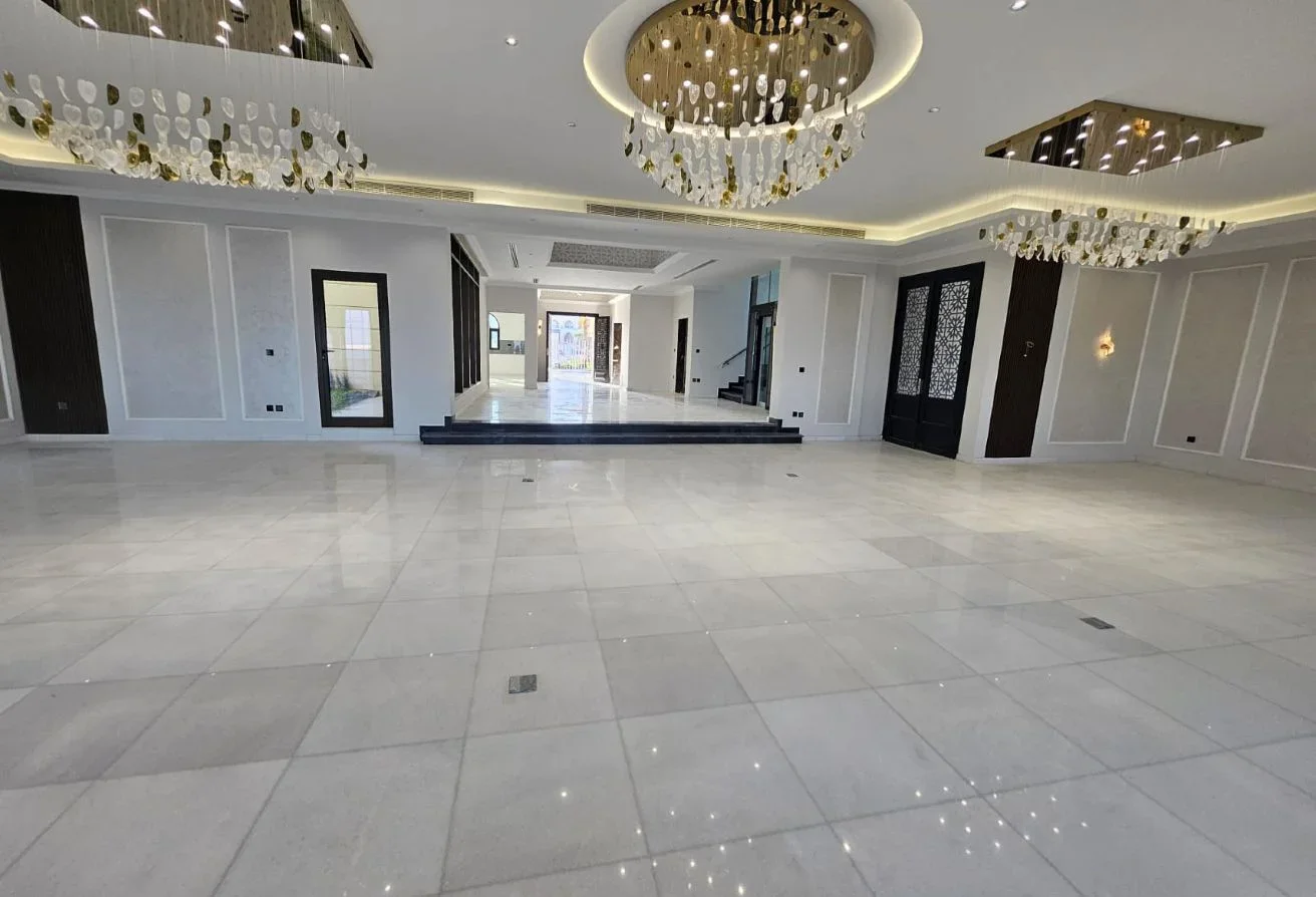 Exclusive World-Class Luxury Villa with Direct Sea