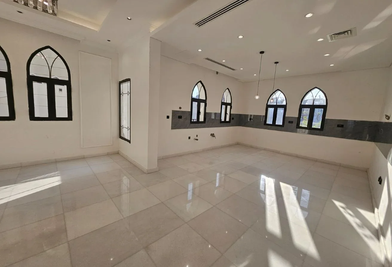 Exclusive World-Class Luxury Villa with Direct Sea