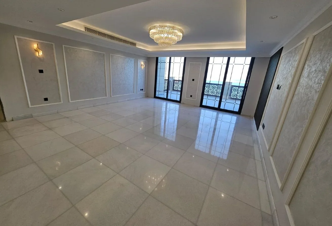 Exclusive World-Class Luxury Villa with Direct Sea