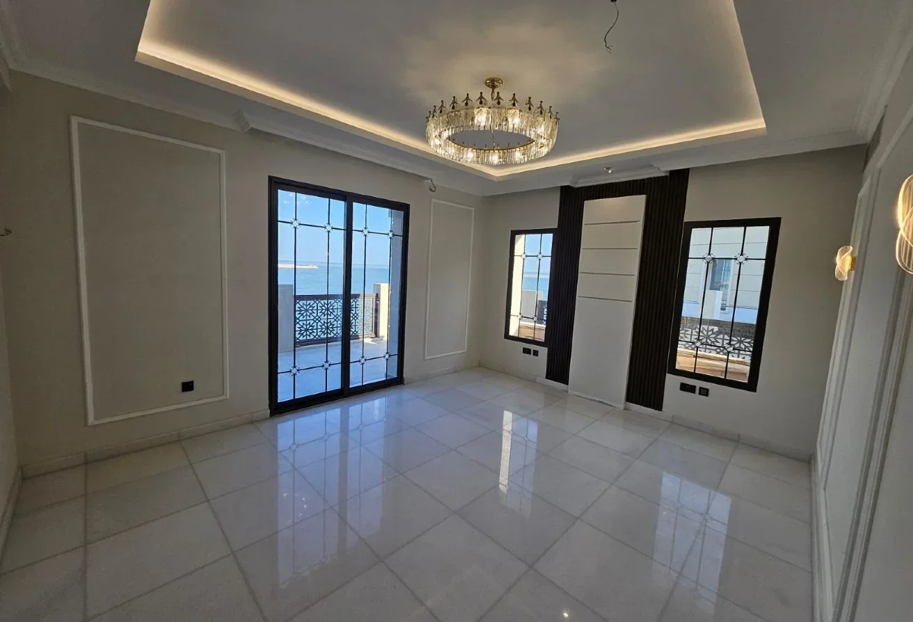 Exclusive World-Class Luxury Villa with Direct Sea
