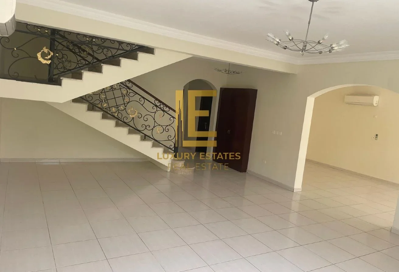 Executive Duplex villa | 5BR + Guest Suite Excl b