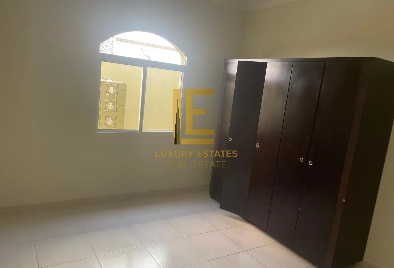 Executive Duplex villa | 5BR + Guest Suite Excl b