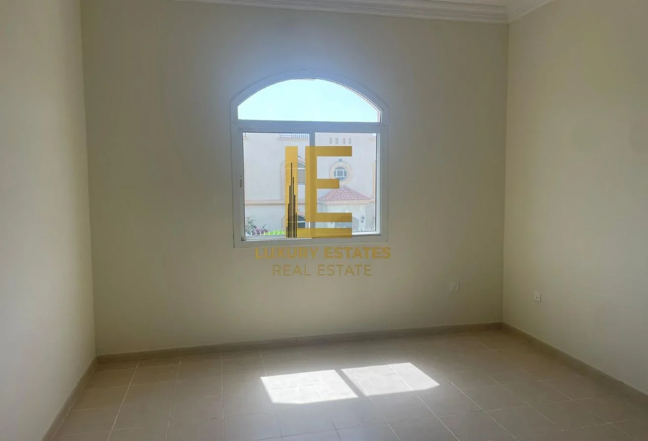 Executive Duplex villa | 5BR + Guest Suite Excl b