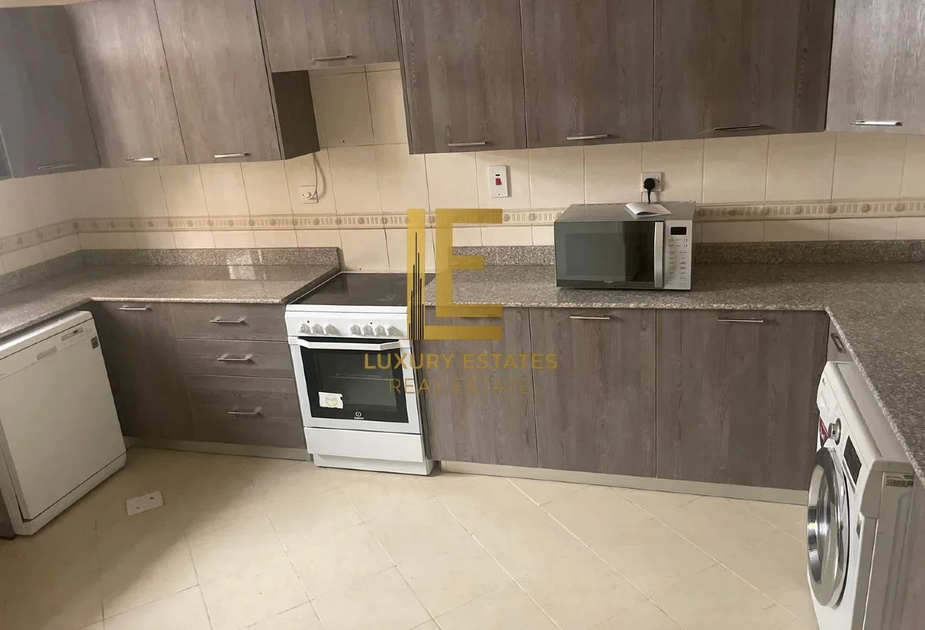 Executive Duplex villa | 5BR + Guest Suite Excl b