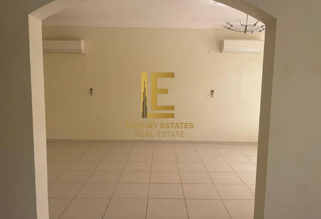 Executive Duplex villa | 5BR + Guest Suite Excl b