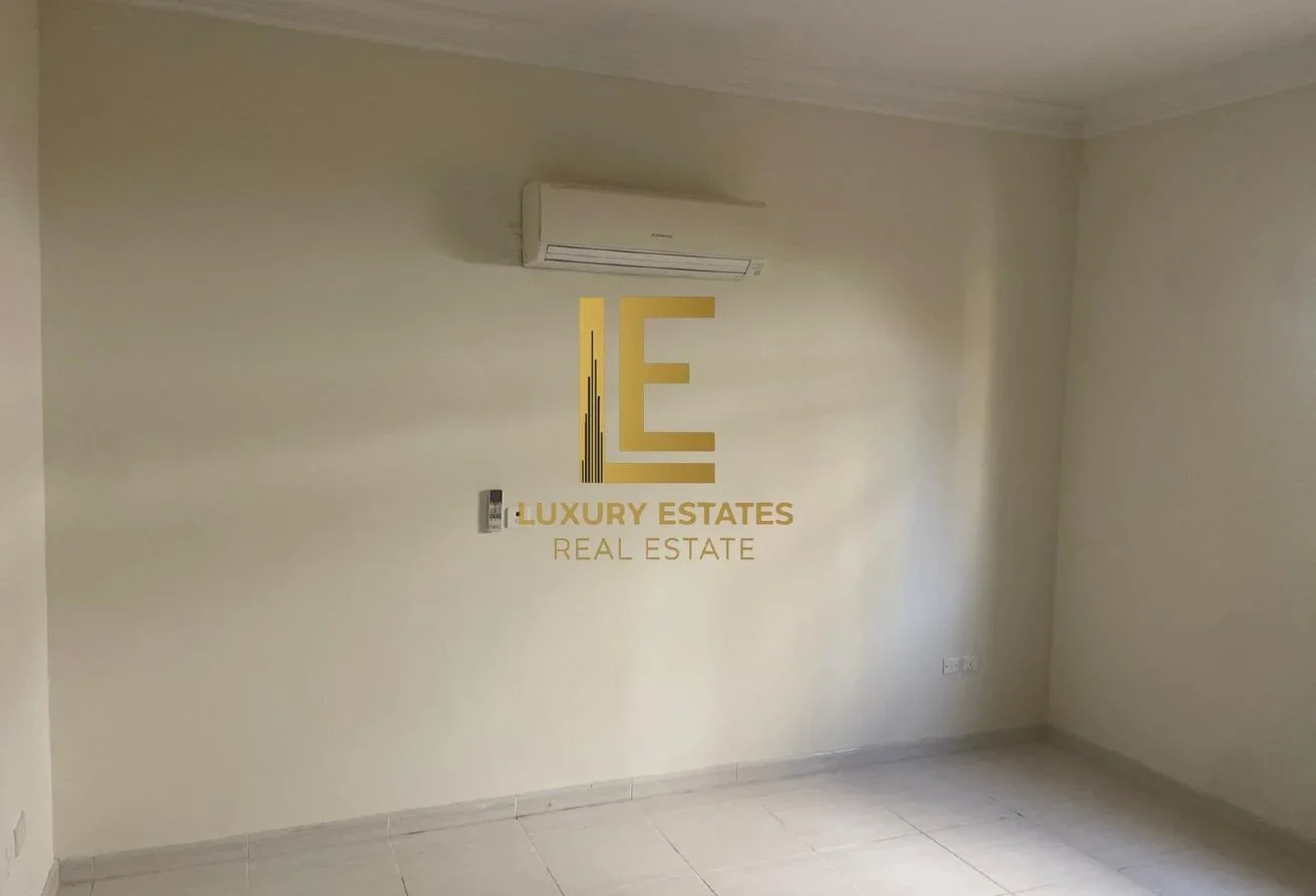 Executive Duplex villa | 5BR + Guest Suite Excl b