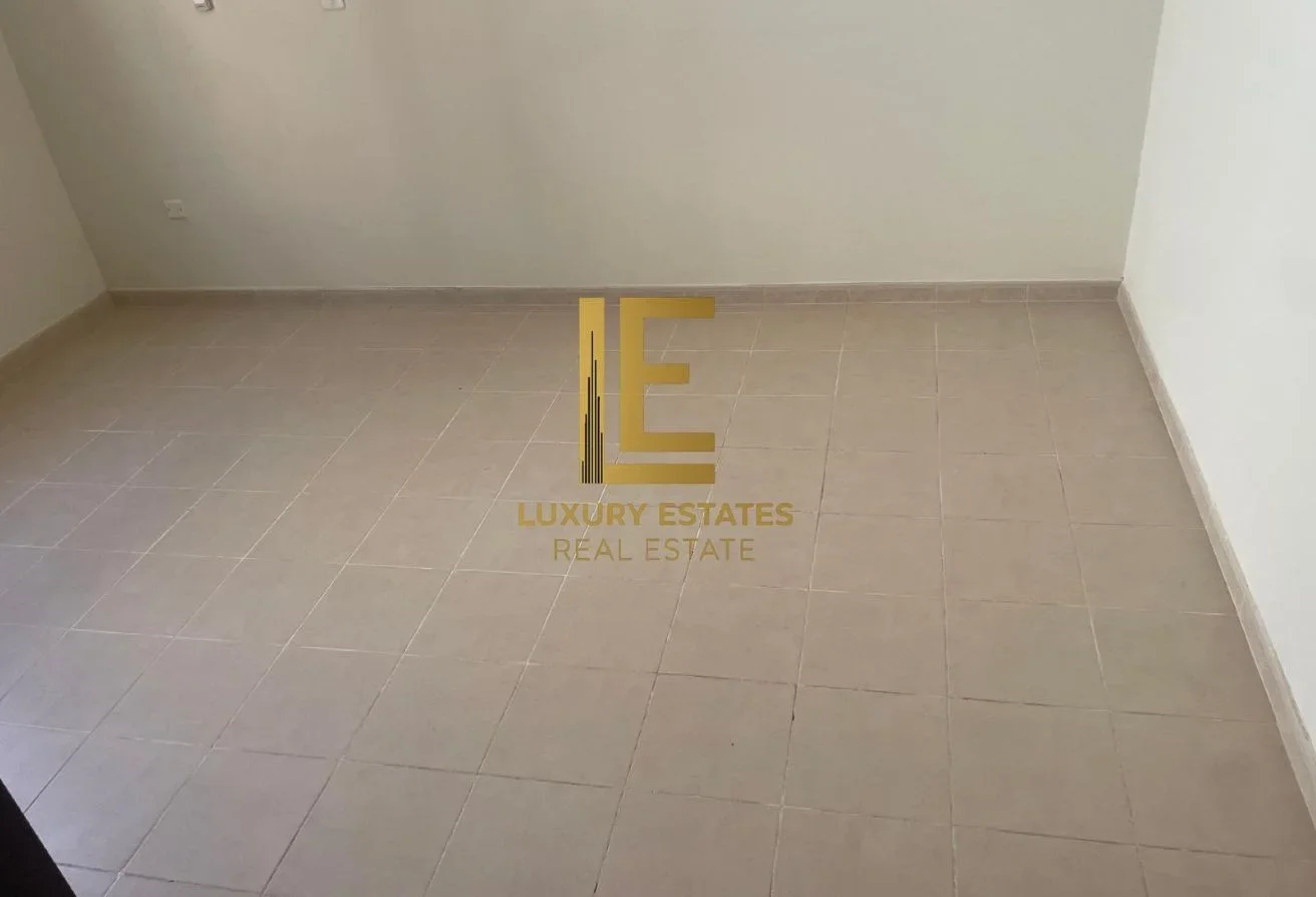 Executive Duplex villa | 5BR + Guest Suite Excl b