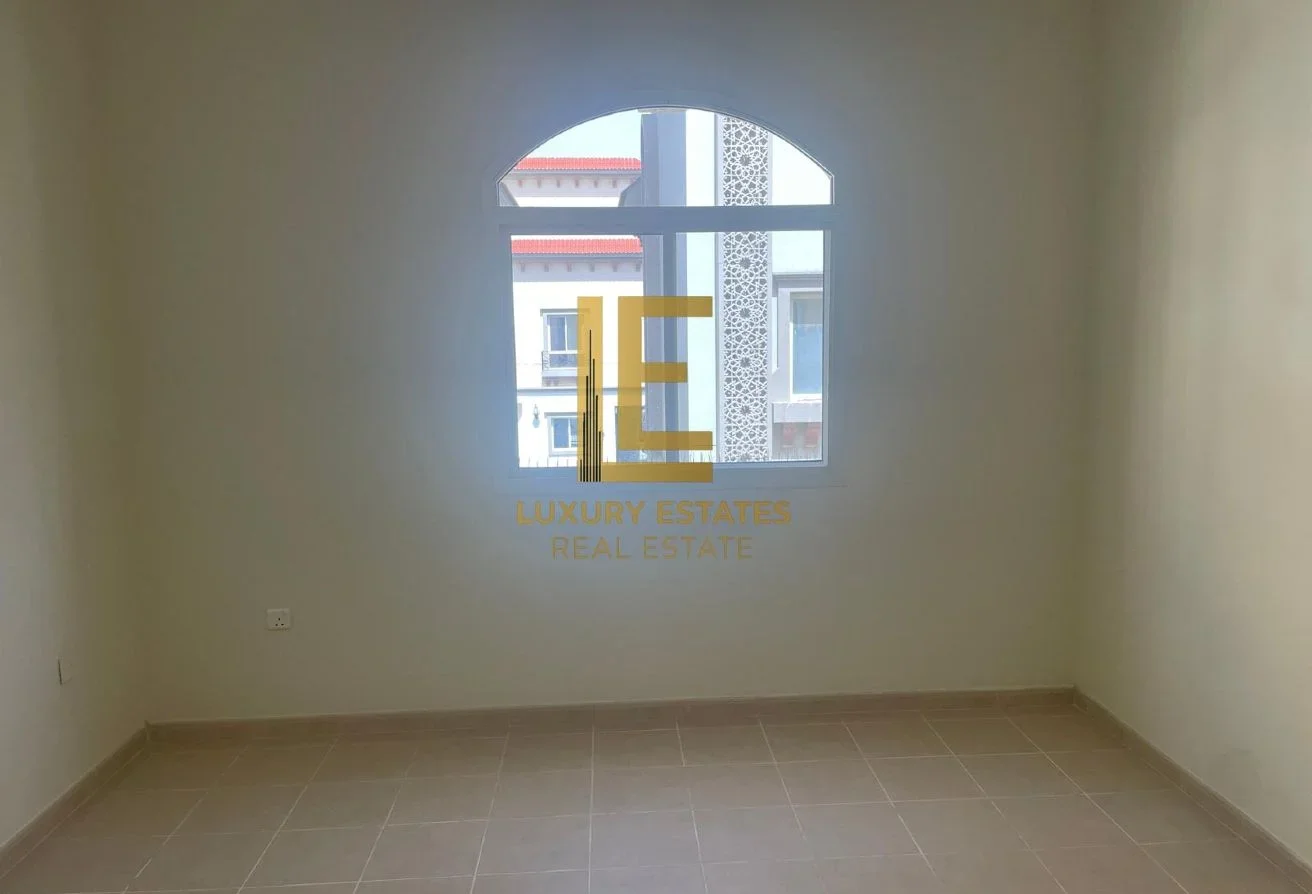 Executive Duplex villa | 5BR + Guest Suite Excl b