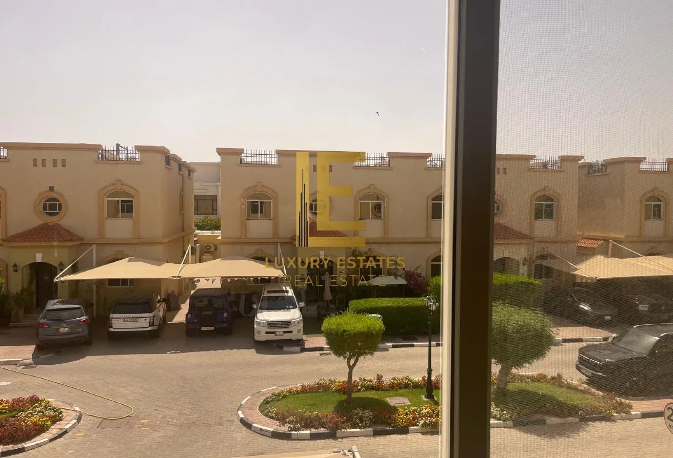 Executive Duplex villa | 5BR + Guest Suite Excl b