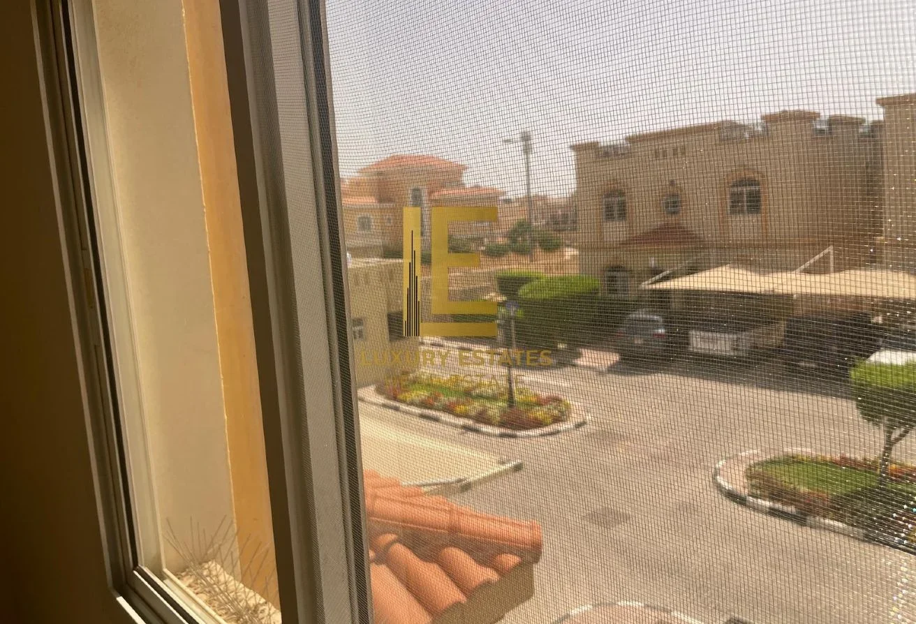 Executive Duplex villa | 5BR + Guest Suite Excl b