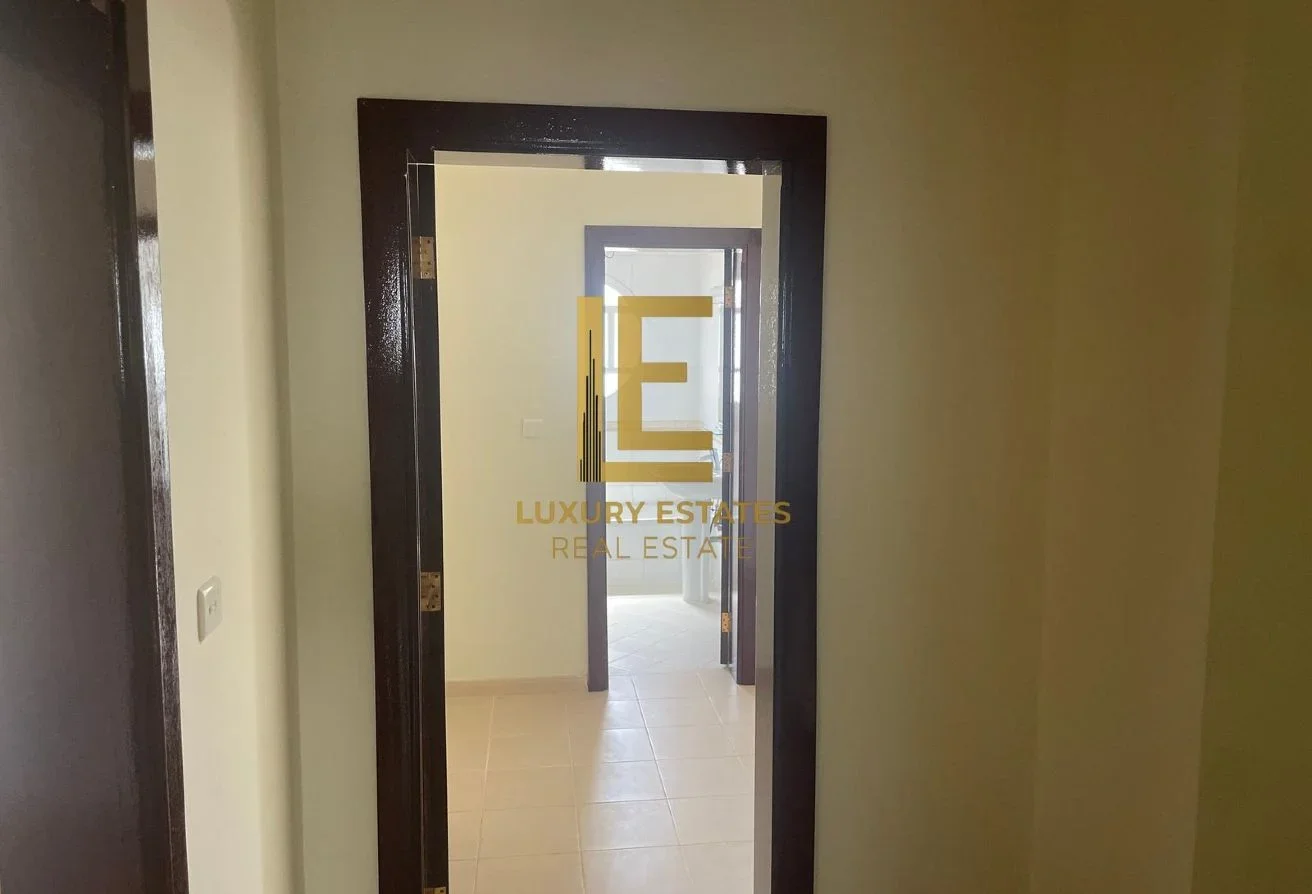 Executive Duplex villa | 5BR + Guest Suite Excl b