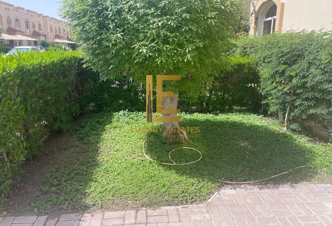 Executive Duplex villa | 5BR + Guest Suite Excl b