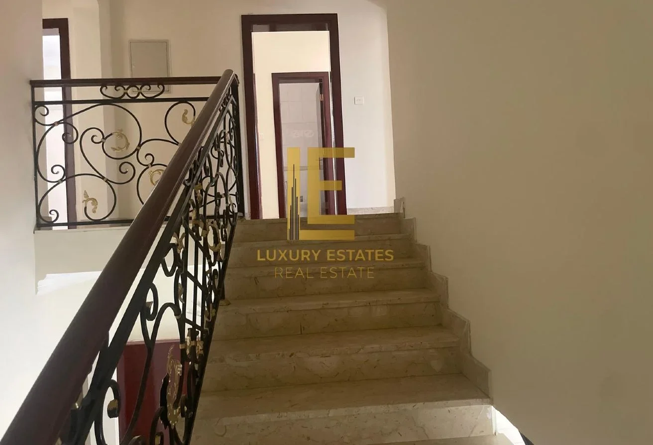Executive Duplex villa | 5BR + Guest Suite Excl b