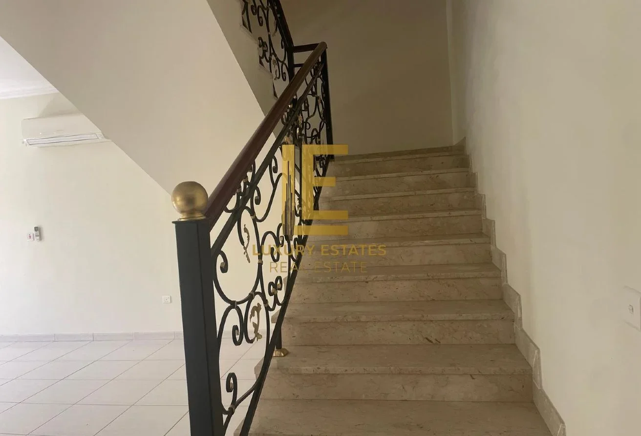 Executive Duplex villa | 5BR + Guest Suite Excl b