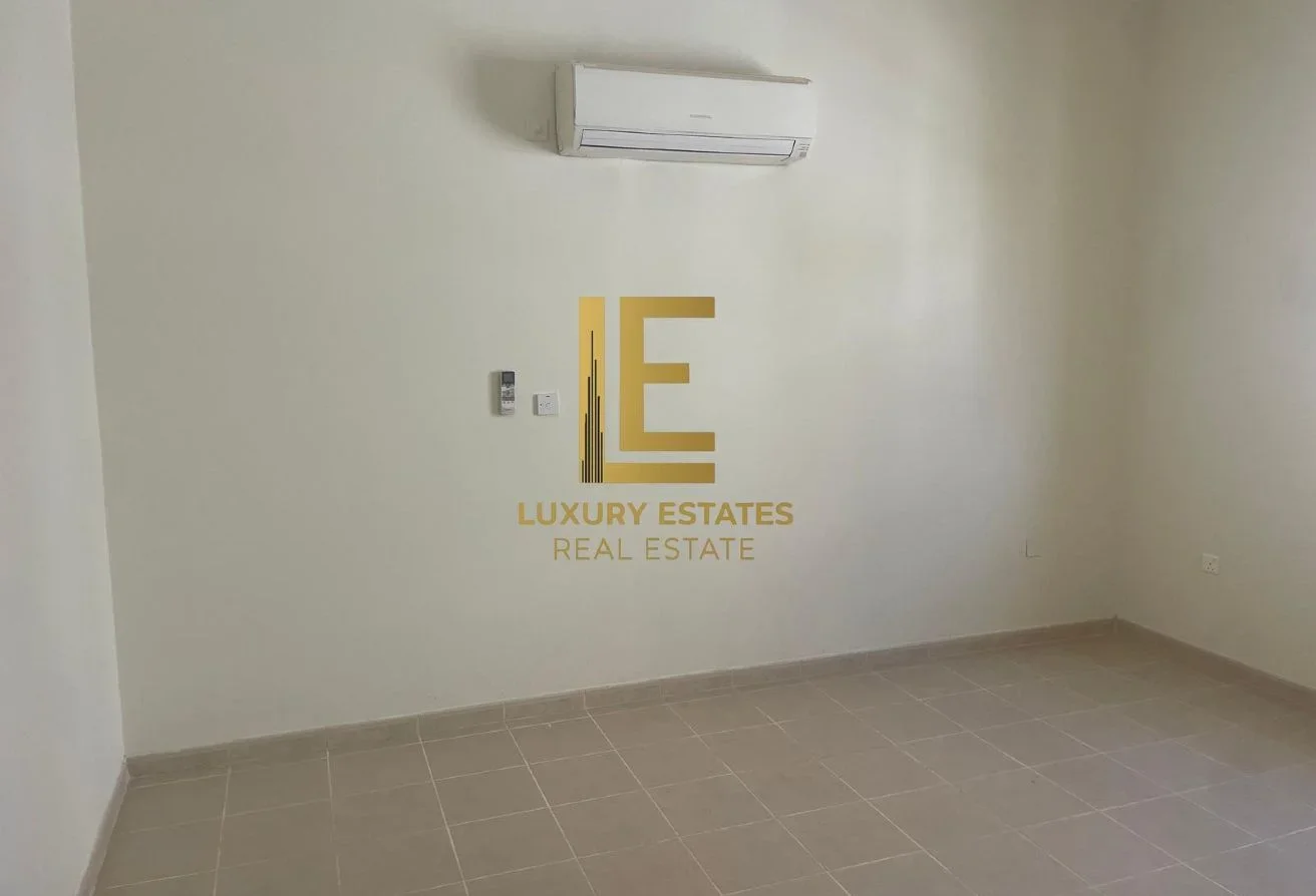 Executive Duplex villa | 5BR + Guest Suite Excl b