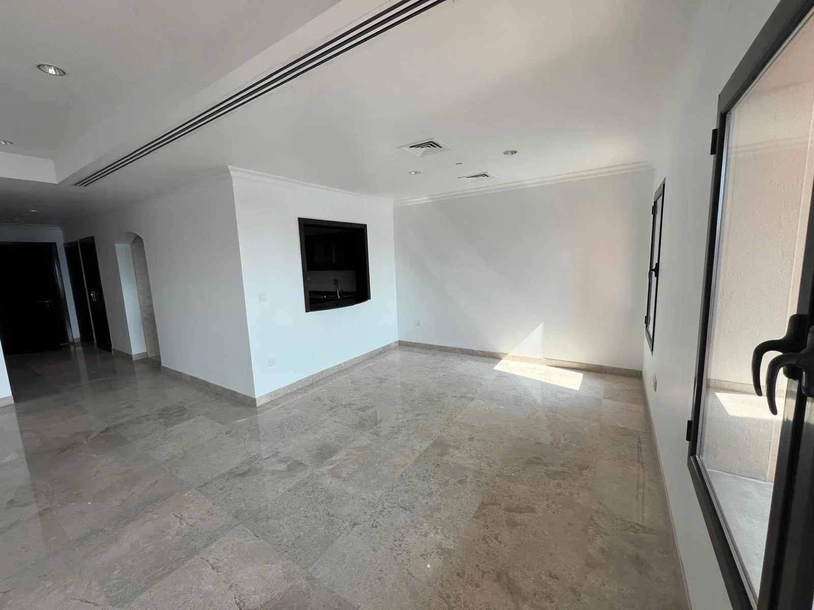 FOR SALE | 2 Bedroom | Full Marina View | Upgraded - view 3