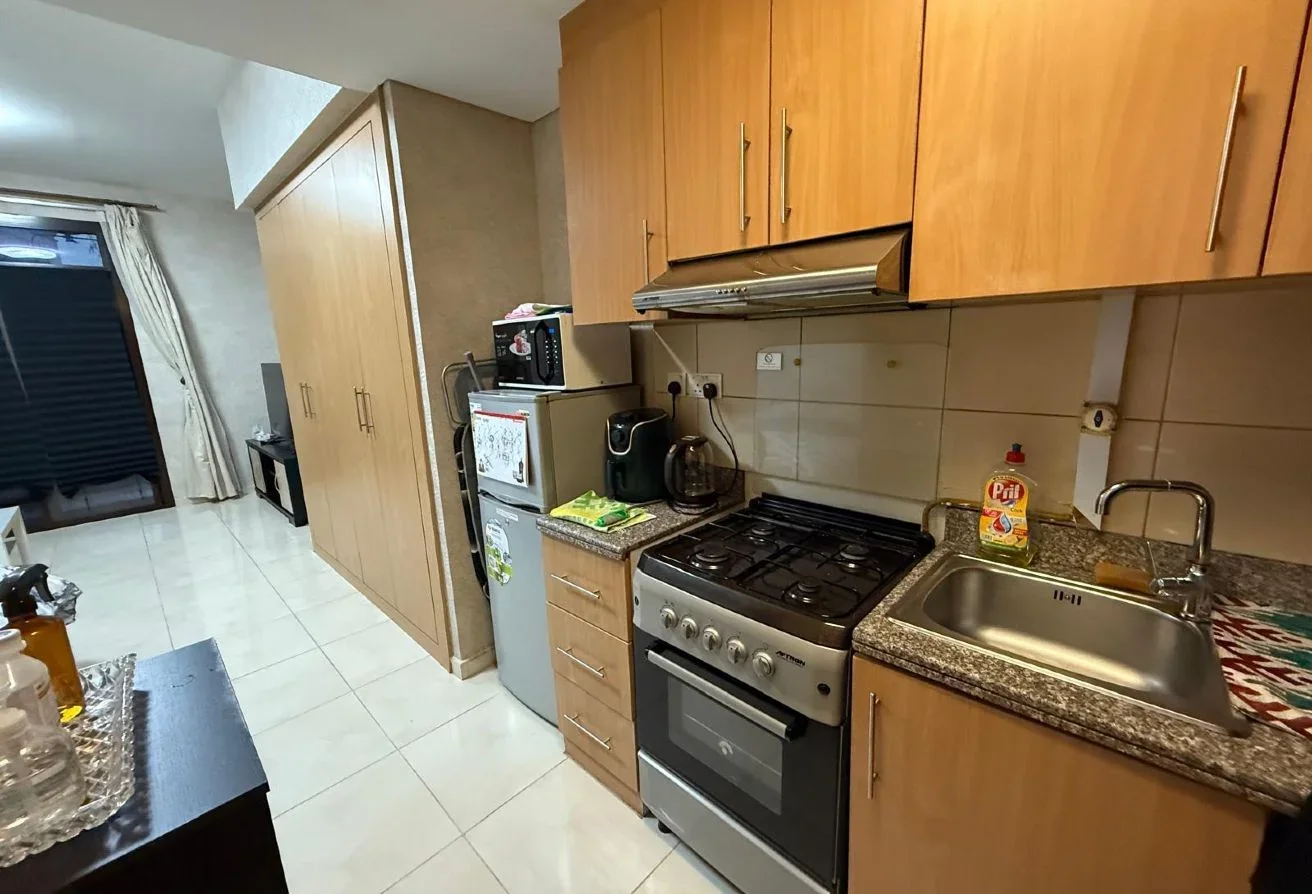 ELEGANT STUDIO FULLY FURNISHED IN FOXHILLS - view 3