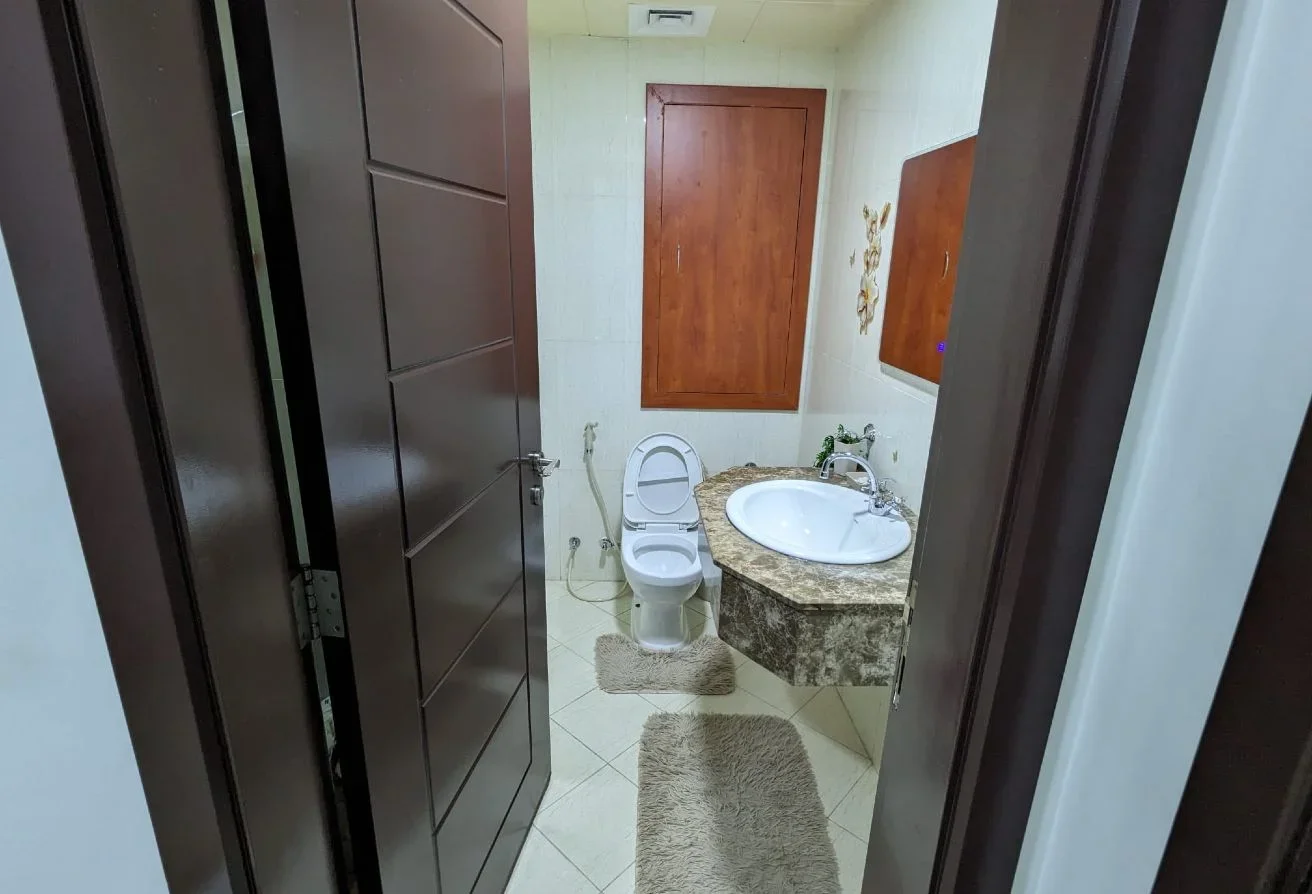 ELEGENT 1BHK+MAID ROOM MARINA VIEW READY TO MOVE I