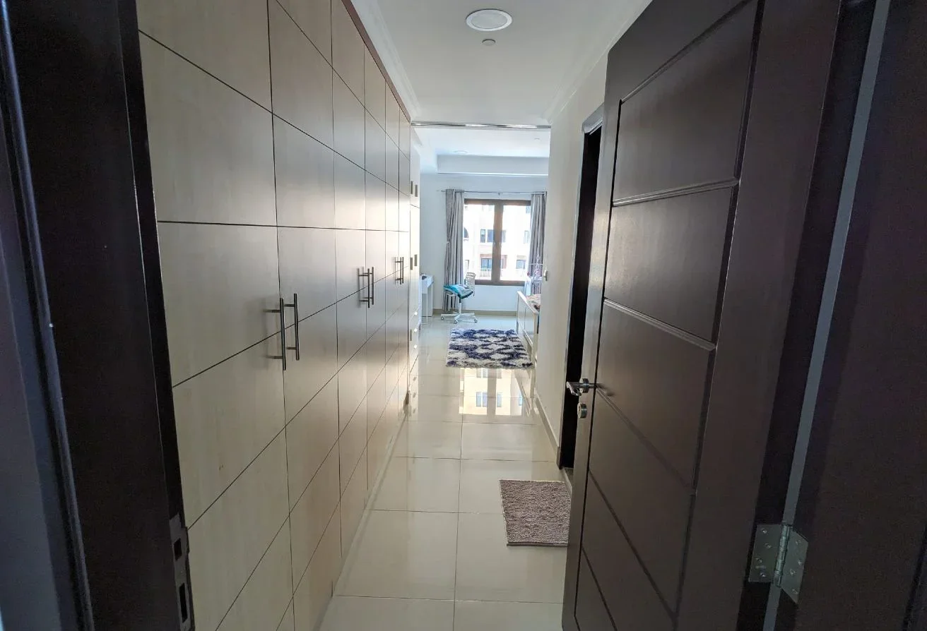 ELEGENT 1BHK+MAID ROOM MARINA VIEW READY TO MOVE I
