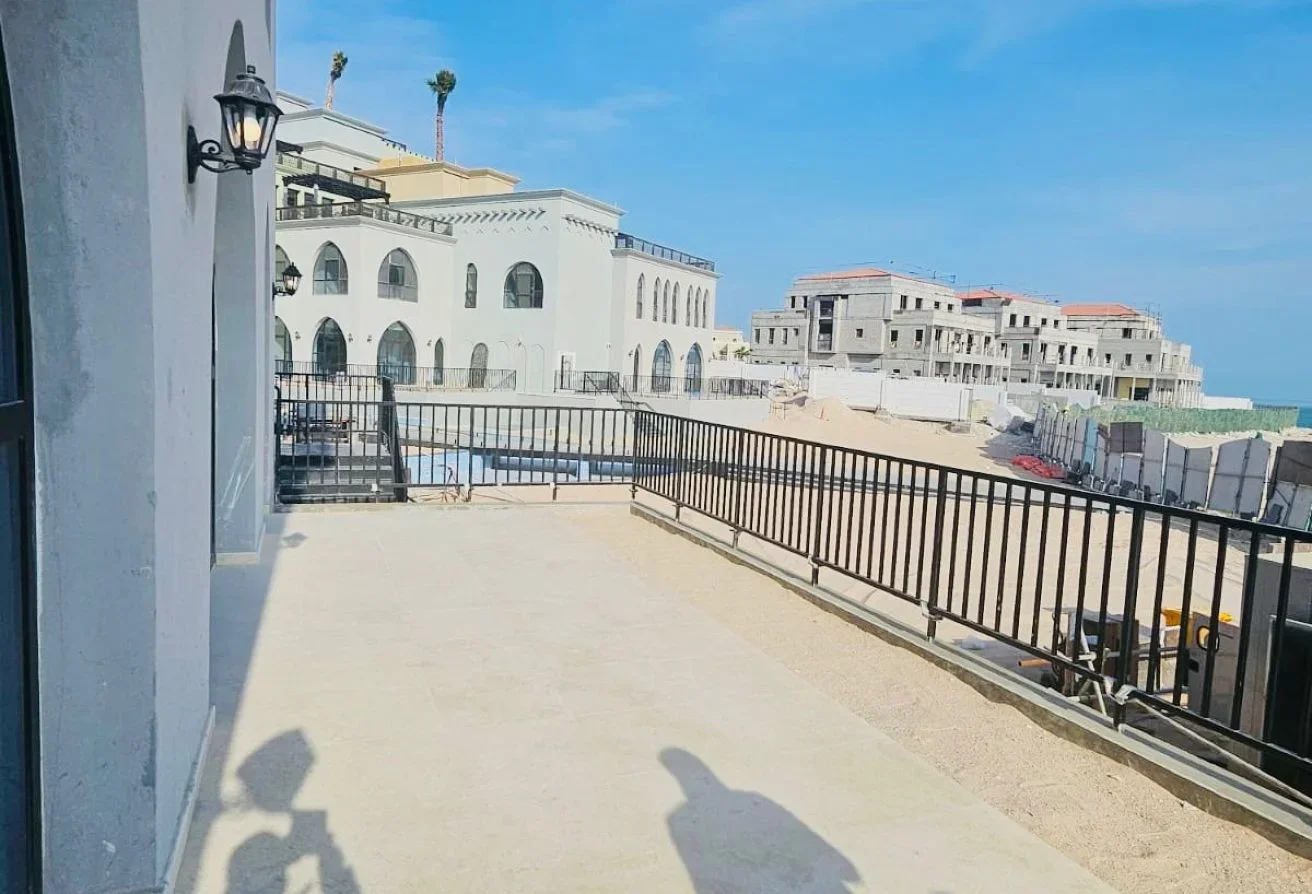BEST STUDIO IN PEARL FOR LEASE TO OWN AVAILABLE
