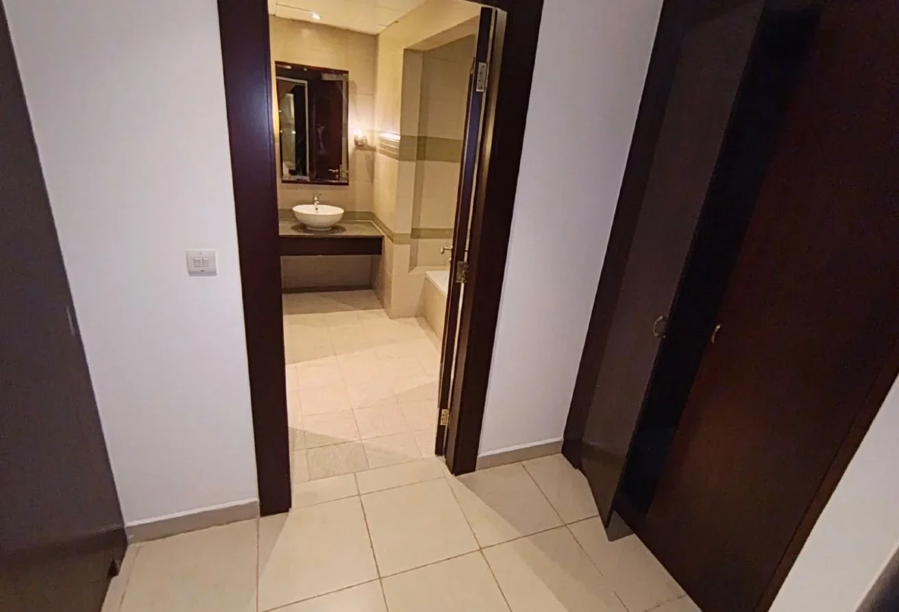 1bhk fully furnished spacious big size appartement