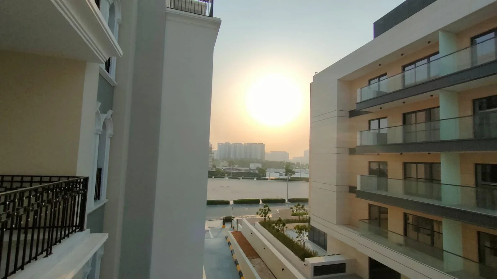 OWN 1BR WITH READY APARTMENT WITH 3 YEARS PLAN
