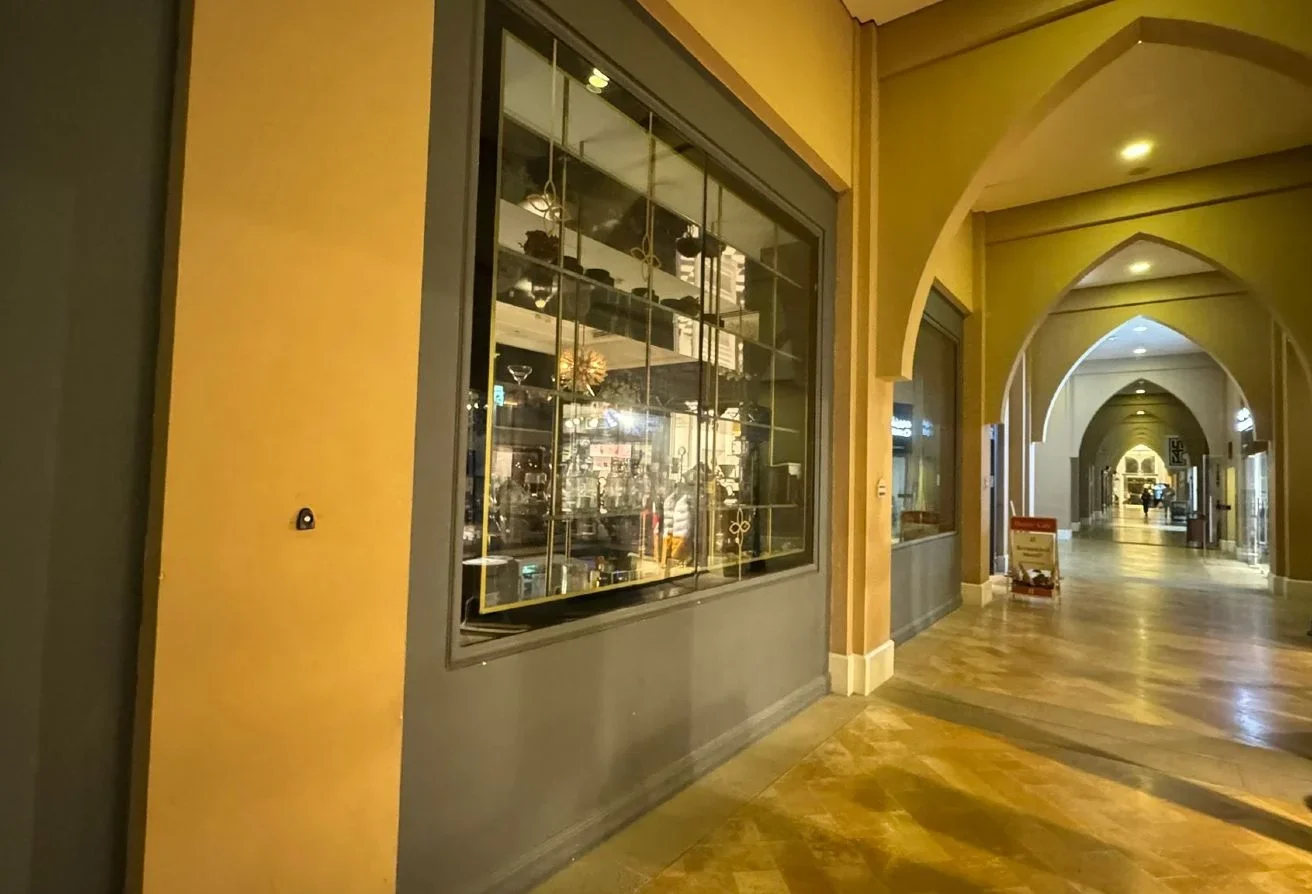 Turnkey Caffe & flower Shop/pearl Transfer, lease