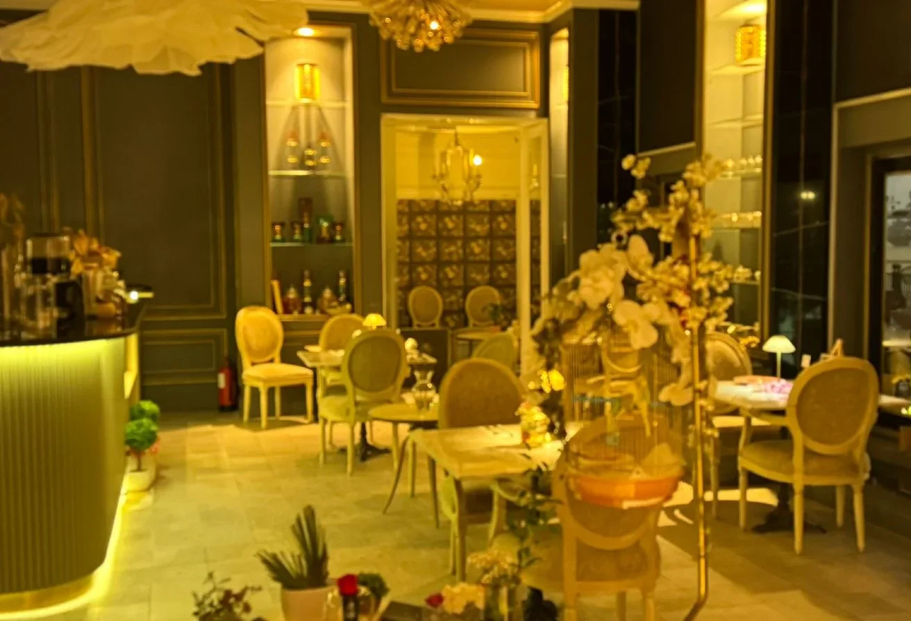 Turnkey Caffe & flower Shop/pearl Transfer, lease